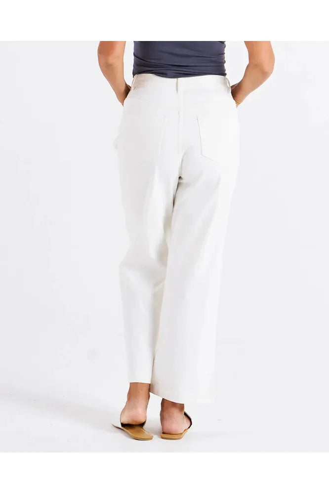 Betty Basics Winnie Jean White