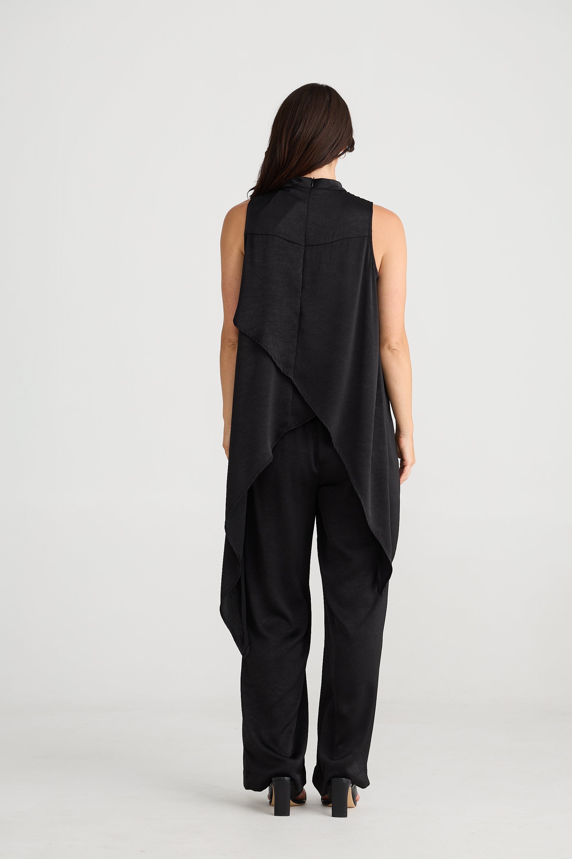 Brave and True Asymmetric Top Black