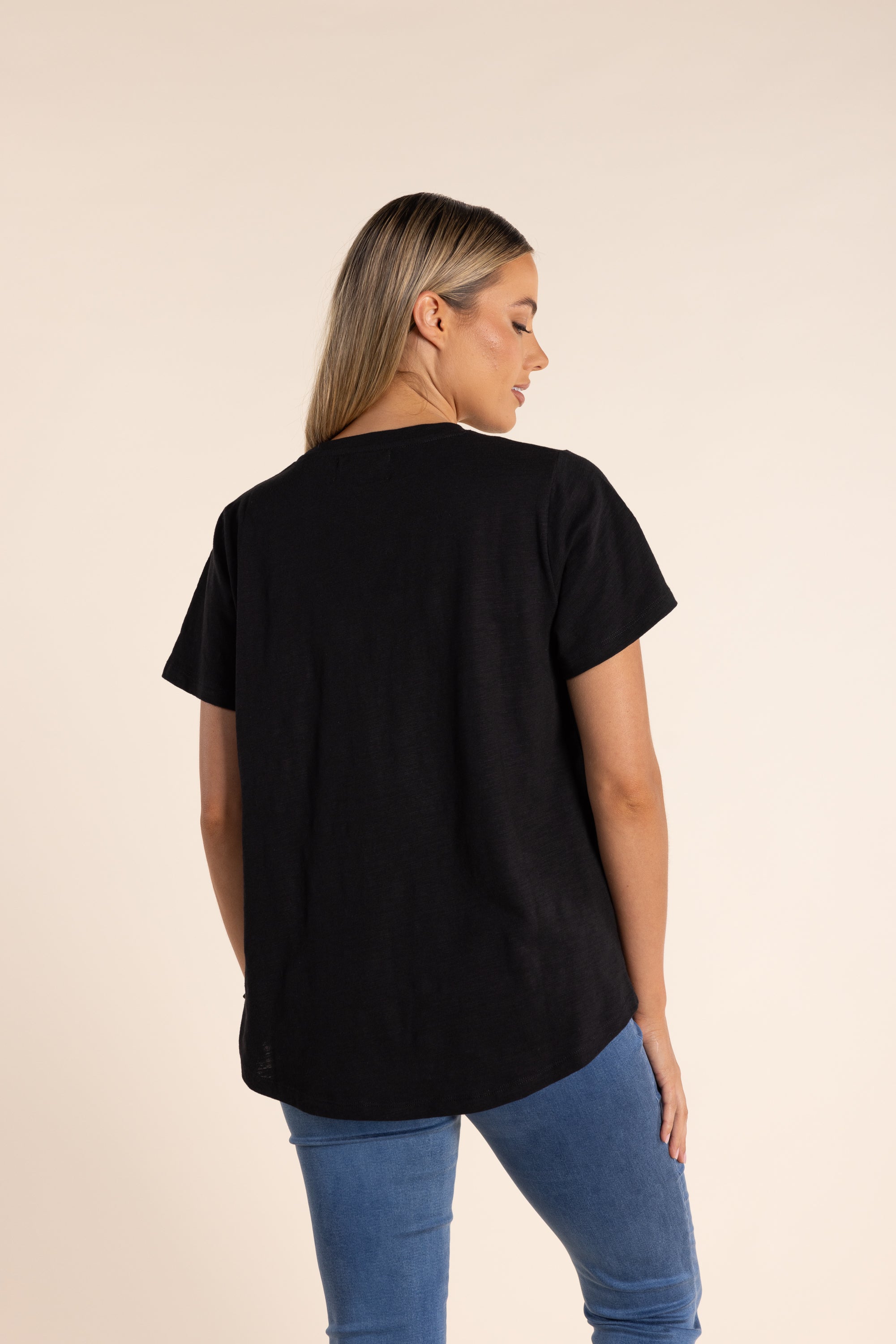 Two T's Sequin V Neck Tee Black